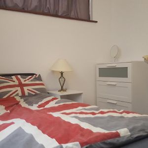 Budget Zimmer mit Kingsize-Bett